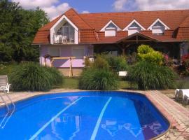 Ráski Vendégház，位于Felsőörs的酒店