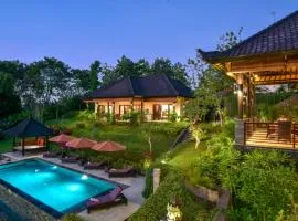 VILLA CAHAYA Perfectly formed by the natural surrounding and Balinese hospitality