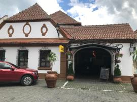 COMPLEX SELECT，位于梅迪亚什的酒店