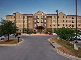 Staybridge Suites Austin South Interstate Hwy 35, an IHG Hotel，位于奥斯汀Southridge Plaza Shopping Center附近的酒店