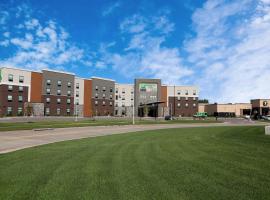 Holiday Inn & Suites Sioux Falls - Airport, an IHG Hotel，位于苏福尔斯的低价酒店