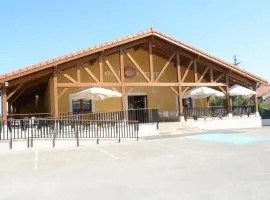 波萨达托西内罗酒店