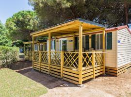 Camping Adria Mobile Homes in Brioni Sunny Camping，位于普拉的豪华帐篷营地