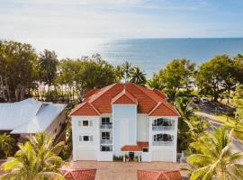 Villa Beach Palm Cove，位于克利夫顿海滩的酒店