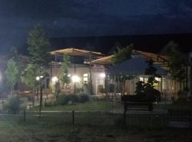 BAR RESTORANT HOTEL RUBENS，位于Koplik的酒店