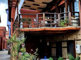 Varosi Guesthouse，位于埃泽萨的酒店