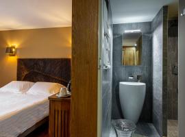 Demeures & Châteaux Auberge de la Tour - Hôtel & Restaurants - Marcolès Auvergne，位于Marcolès的酒店