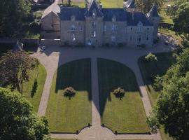 Château de Cadouzan，位于Saint-Dolay的住宿加早餐旅馆