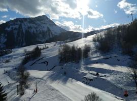 Corbier centre Vostok 32m2 balcon Sud vue pistes Classé Tourisme，位于勒克比尔的酒店
