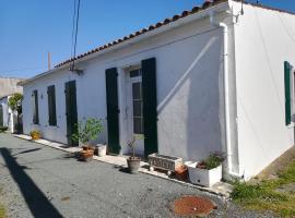 La Marinière, 3chb, à 500m de la mer - St Denis Oléron，位于La Gautrie的酒店