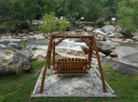 The Evening Shade River Lodge and Cabins，位于烟囱岩的酒店