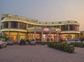 Hotel Highway Hari，位于贾姆讷格尔的酒店