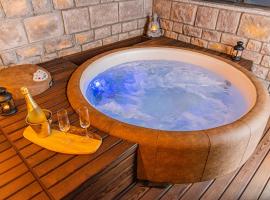 Jacuzzi - Flexible SelfCheckIns 20 - Zagreb - Luxury - Garage - Smart - Brand New - Apartments Repinc，位于萨格勒布珀恩特购物中心附近的酒店