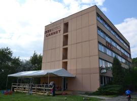 Hotel Garnet，位于斯特拉科尼采的酒店
