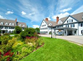 The Essex Resort & Spa，位于伯灵顿的酒店