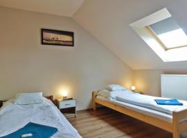 Korona Panzió，位于Levél的酒店