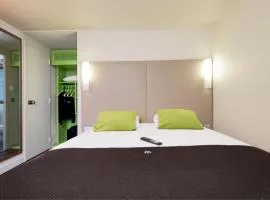钟楼夏龙苏尔萨那酒店