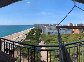 Apartamento primera línea de Mar Enjoy the view，位于布拉内斯的酒店