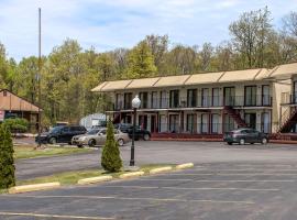 Econo Lodge Inn & Suites Lake Harmony - Pocono Mountains Area，位于White Haven的住宿