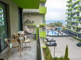 Sea la Vie 2BR Apt Spa n Pool Beach resort