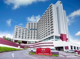 冲绳美尔度假大酒店，位于冲绳岛市冲绳县综合运动公园附近的酒店