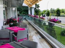 Hotel Afrodita -Valenii De Munte，位于沃莱尼德蒙泰的酒店
