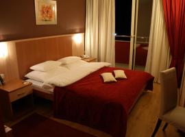 Bura 45ºN Boutique Hotel，位于塞尼的酒店