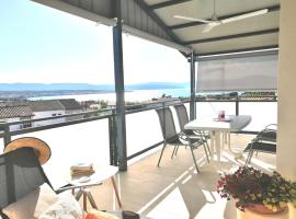 Lovely Sea View House in Malinska Island Krk，位于马林斯卡的酒店