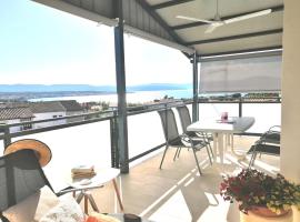 Lovely Sea View House in Malinska Island Krk，位于马林斯卡的海滩短租房