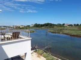 Torre del Lago，位于弗切瓦拉诺的酒店