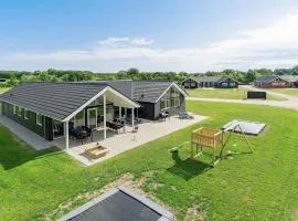18 person holiday home in Grenaa