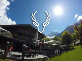 卡斯泰勒酒店，位于夏蒙尼-勃朗峰莱斯普拉兹-香格里拉滑雪缆车附近的酒店