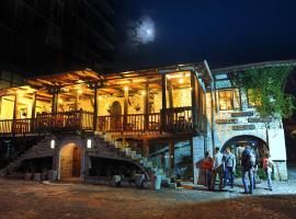 特拉迪塔酒店，位于斯库台的酒店