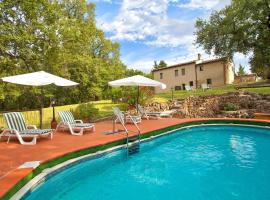 Villa vicino Siena con piscina e molto verde - solo per Voi，位于索维奇勒的酒店