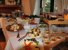 Berghäusel，位于勒鲍的酒店