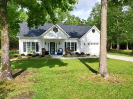 Virginia's Country Cottage，位于杰克逊维尔的酒店