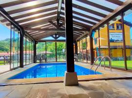 Apartamentos El Castañeu，位于科里奥的酒店