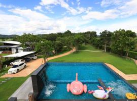 Phu Plearn Ta Pool Villas Khaoyai，位于Ban Bung Toei的酒店