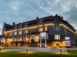 Готельно-рестораний комплекс Silver，位于伊万诺-弗兰科夫斯克伊万诺-弗兰科夫斯克机场 - IFO附近的酒店