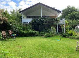 Villa 4 rooms，位于希勒勒的带按摩浴缸的酒店