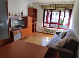 Amplio apartamento con todas las comodidades en Oviedo，位于奥维多的公寓