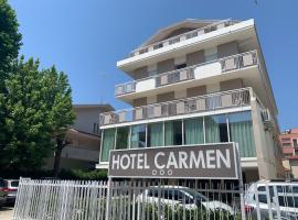 Hotel Carmen，位于里乔内印第安纳高尔夫场附近的酒店