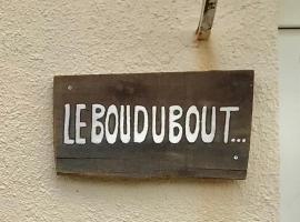 Hebergements le Camp d'Auneau - Leboudubout，位于Auneau的酒店