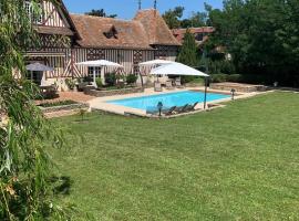 Marquise Barbot，位于Evry-Courcouronnes的带泳池的酒店