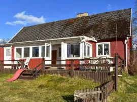 Awesome Home In Vittsjö