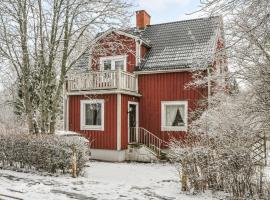 Beautiful Home In Filipstad With Kitchen，位于菲利普斯塔德的酒店