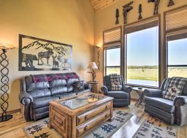 Pagosa Springs Townhome with View Hike and Fish!，位于帕戈萨斯普林斯的度假屋