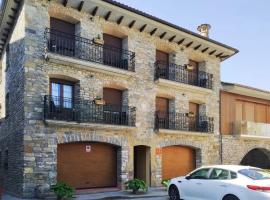 Apartamentos Turismo Rural Casa Alfós，位于拉武埃尔达的酒店