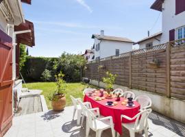 Charming Basque villa with garden - Bayonne - Welkeys，位于巴约讷的乡村别墅