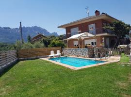 Apartament Vall de Montserrat，位于Castellbell i Vilar的带停车场的酒店